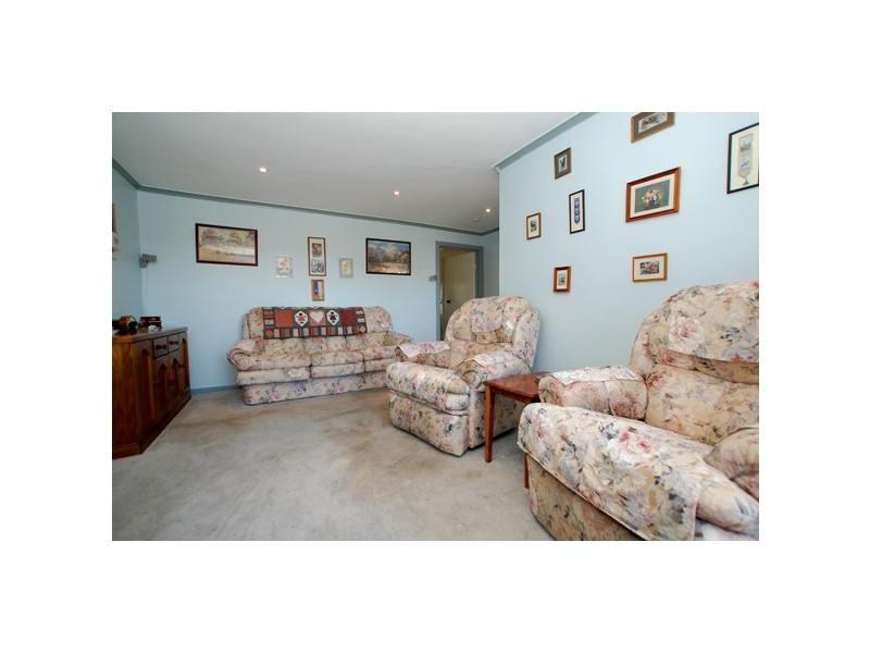3 Minnipa Drive, Hallett Cove SA 5158