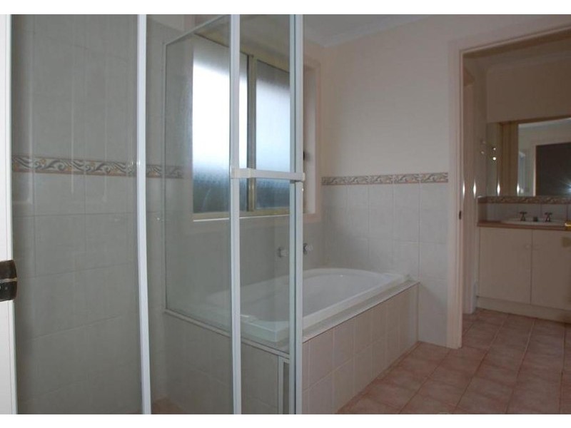 14  Gem St, Aberfoyle Park SA 5159