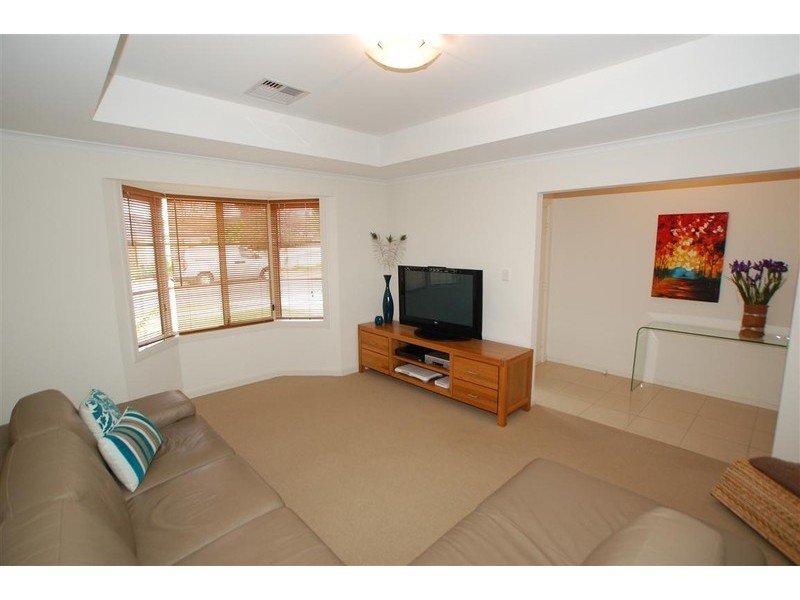 4 Saxon Street, Clovelly Park SA 5042