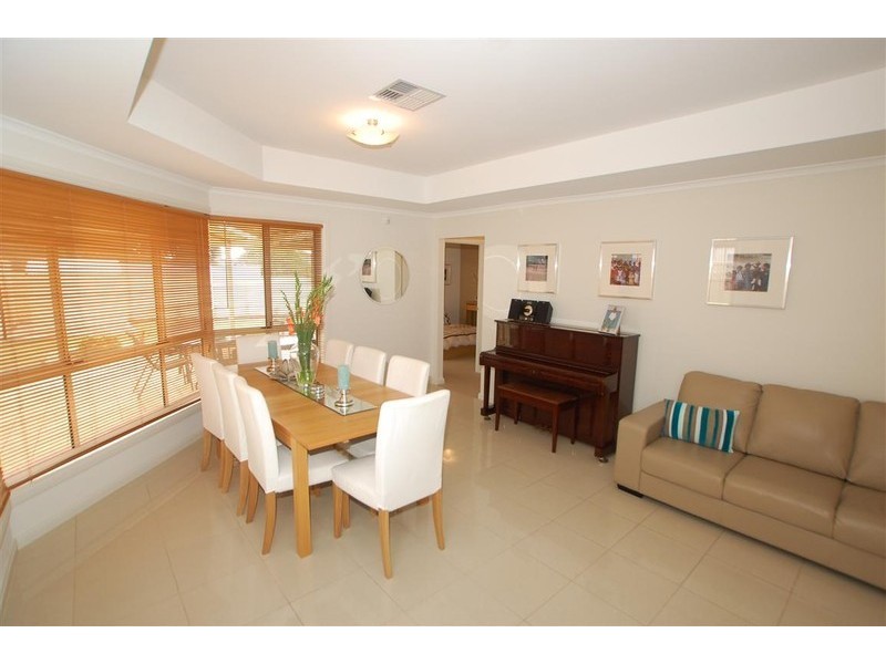 4 Saxon Street, Clovelly Park SA 5042