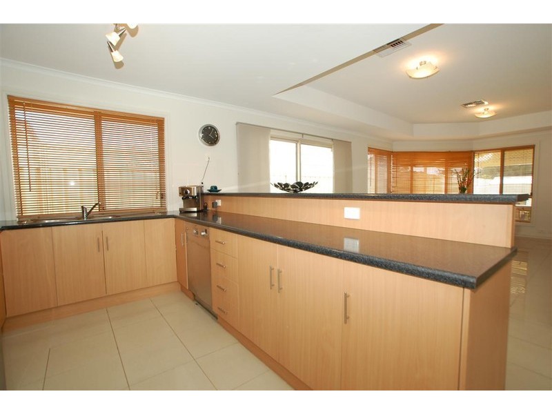 4 Saxon Street, Clovelly Park SA 5042