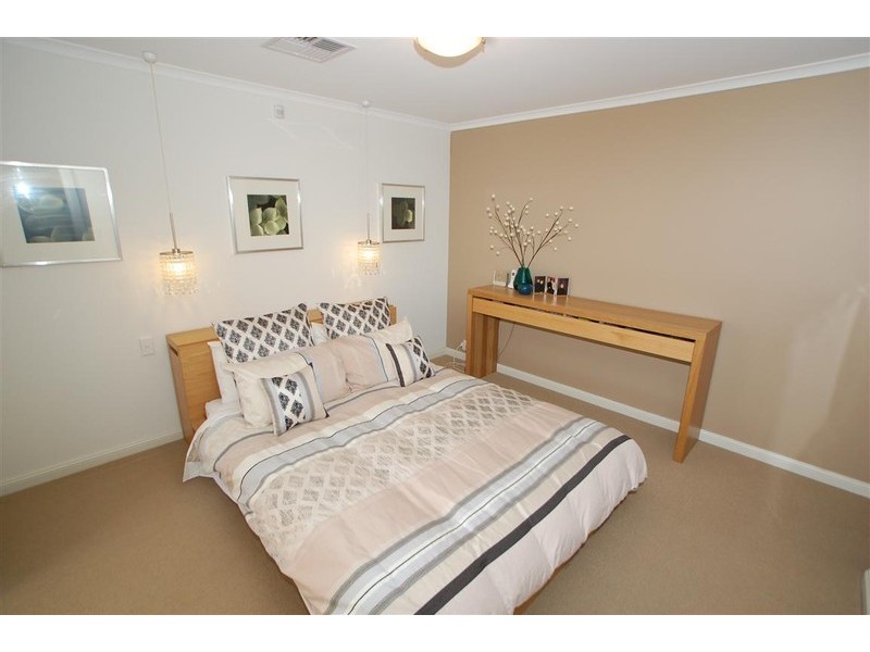 4 Saxon Street, Clovelly Park SA 5042