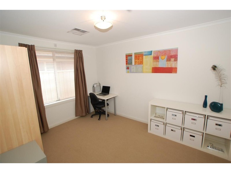 4 Saxon Street, Clovelly Park SA 5042