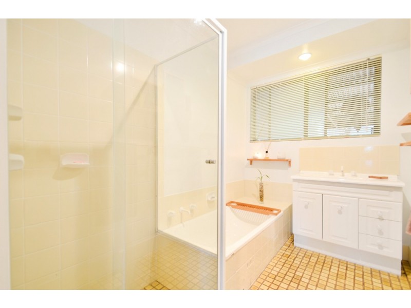 18 Summerford Road, Aberfoyle Park SA 5159