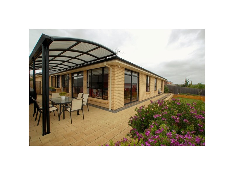 Seven Tennyson Street, Seaford Rise SA 5169