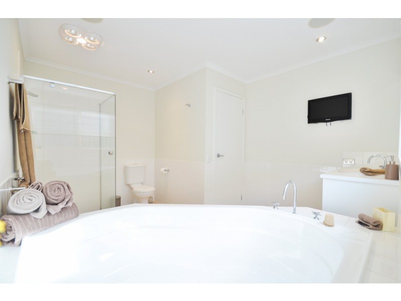 34 Daveys Road, Flagstaff Hill SA 5159