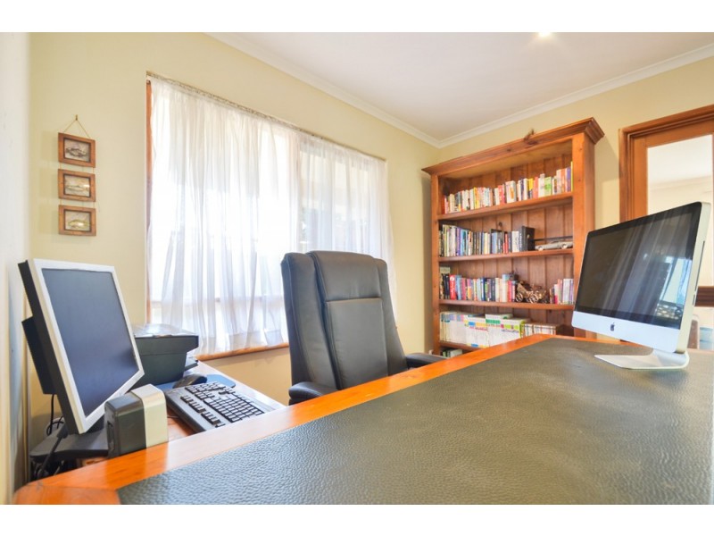 4 Moffatt Court, Flagstaff Hill SA 5159