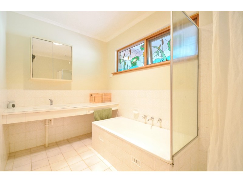 4 Moffatt Court, Flagstaff Hill SA 5159