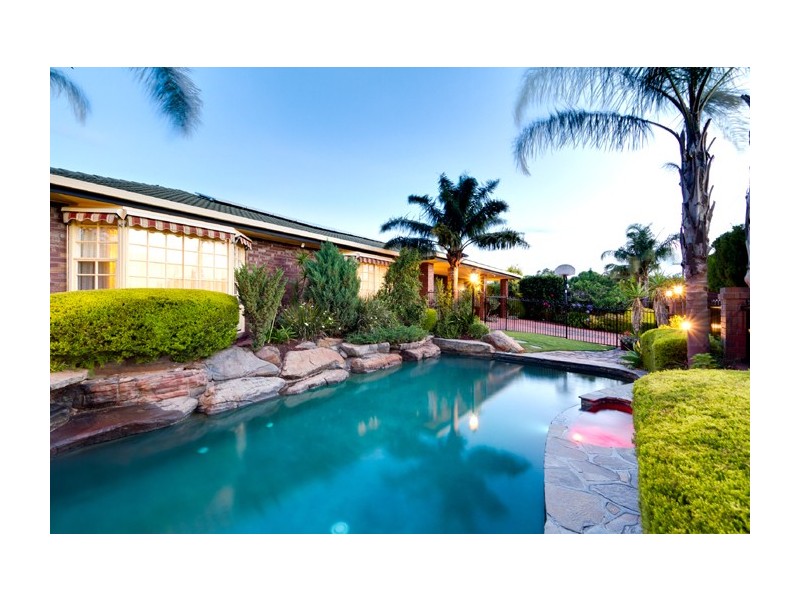 3 Tolcairn Cres, Flagstaff Hill SA 5159