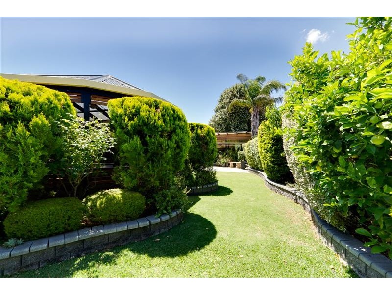 3 Tolcairn Cres, Flagstaff Hill SA 5159