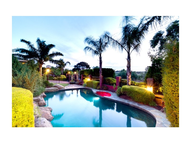 3 Tolcairn Cres, Flagstaff Hill SA 5159