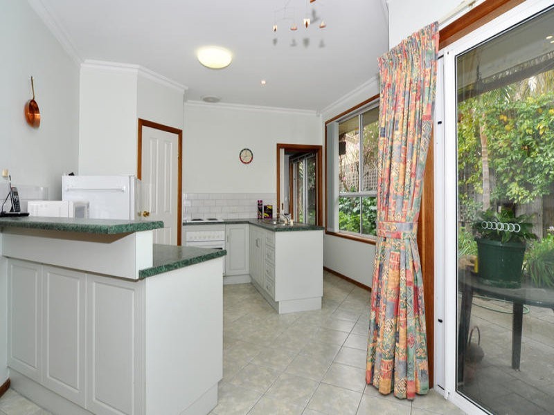 2, 58A Bolton Crt, Flagstaff Hill SA 5159