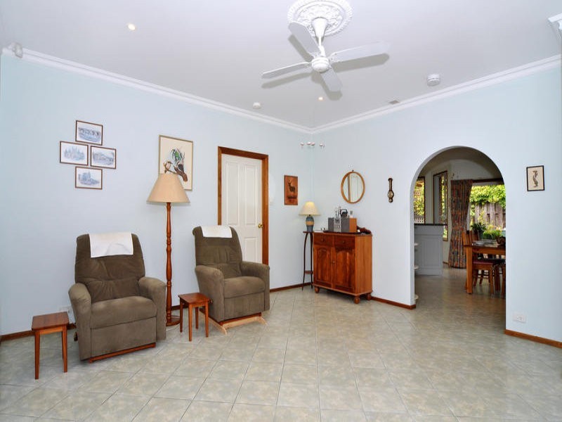 2, 58A Bolton Crt, Flagstaff Hill SA 5159