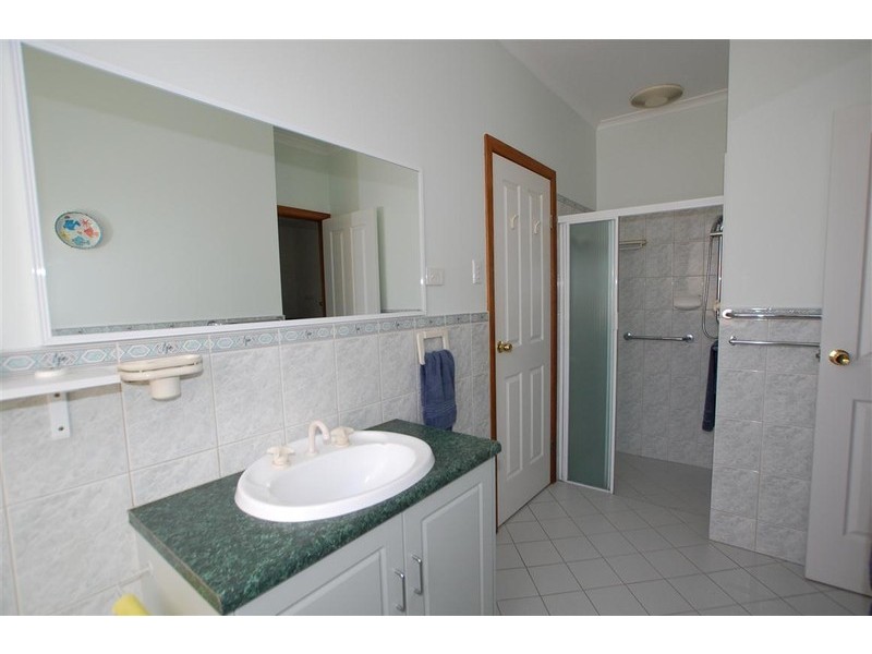 2, 58A Bolton Crt, Flagstaff Hill SA 5159