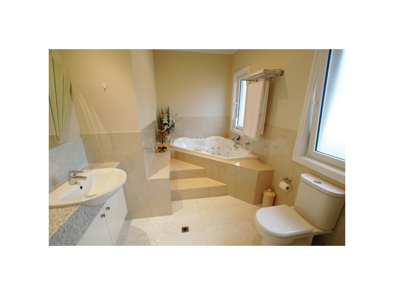 4 Norfolk Street, Flagstaff Hill SA 5159