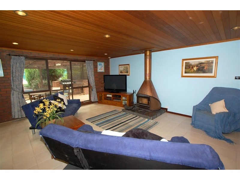 15 Moore Street, Willunga SA 5172