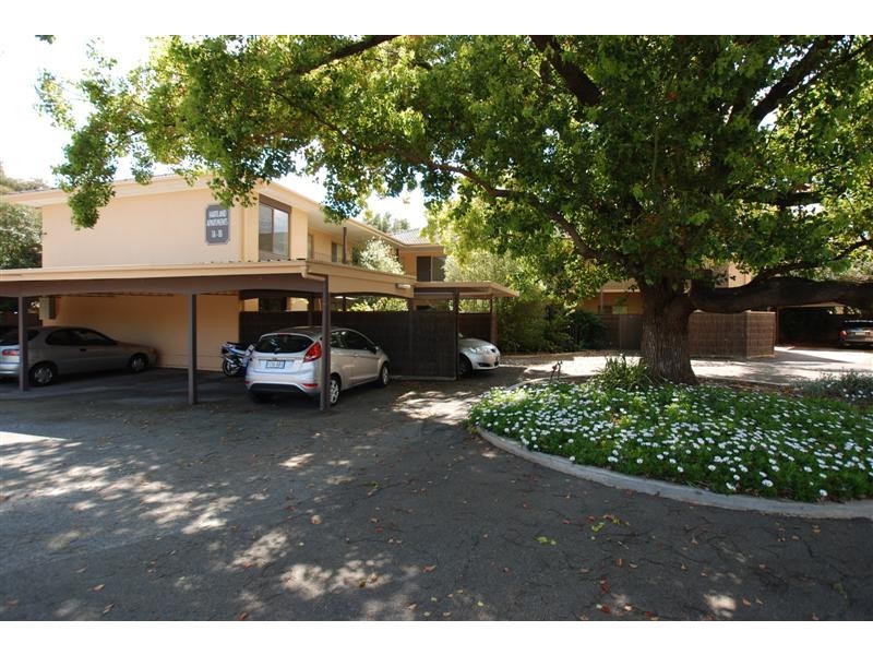 4/1A Hartland Avenue, Black Forest SA 5035