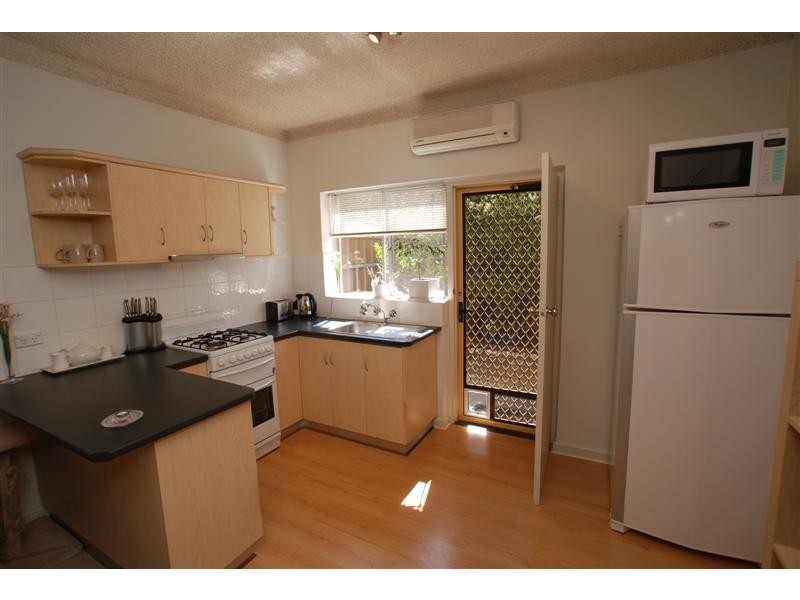 4/1A Hartland Avenue, Black Forest SA 5035