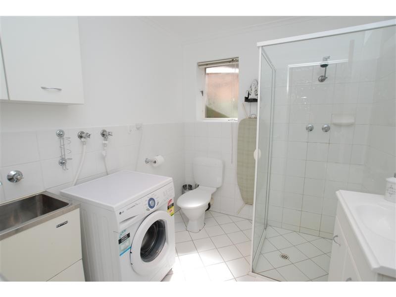 4/1A Hartland Avenue, Black Forest SA 5035