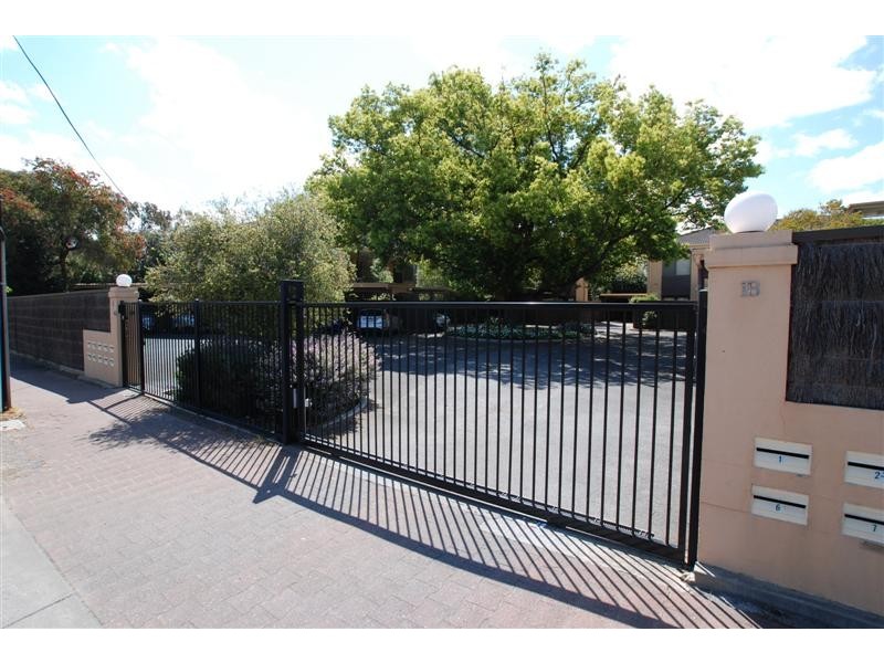 4/1A Hartland Avenue, Black Forest SA 5035