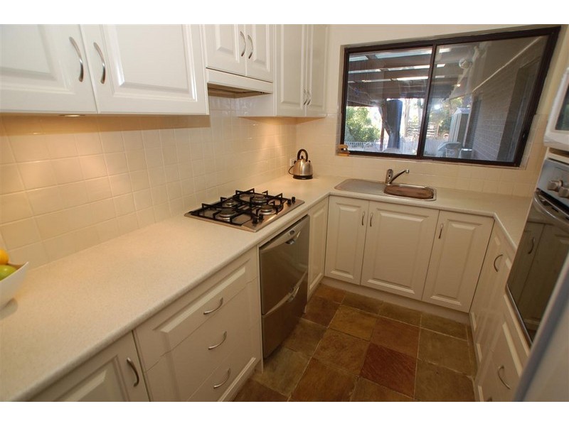 20 Minnipa Drive, Hallett Cove SA 5158