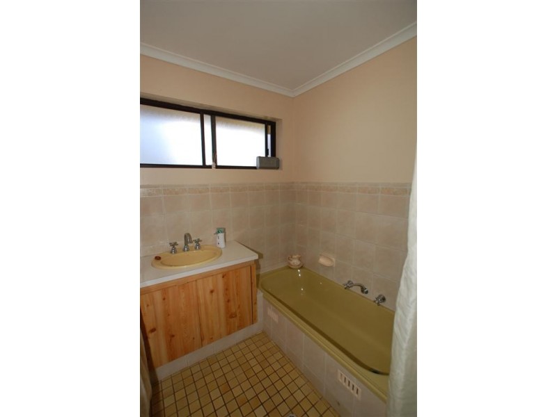 20 Minnipa Drive, Hallett Cove SA 5158