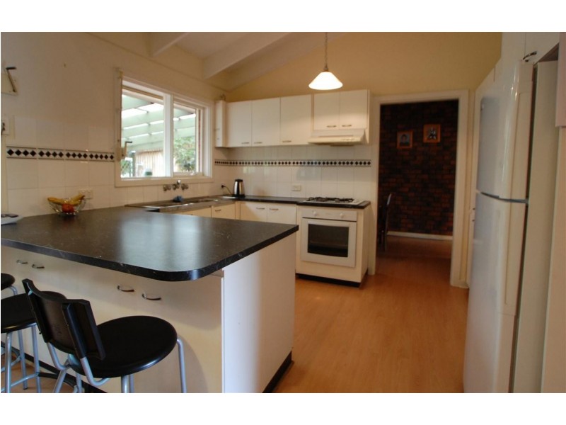 16 Blinkbrae Avenue, Happy Valley SA 5159