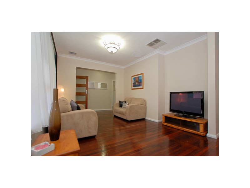 4 Greenbank Grove, Hackham West SA 5163