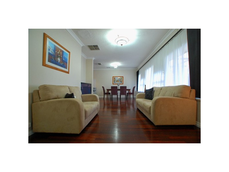 4 Greenbank Grove, Hackham West SA 5163