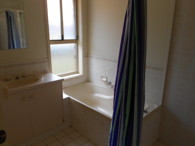 7 Ebony Court, Woodcroft SA 5162