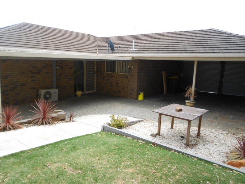 7 Ebony Court, Woodcroft SA 5162