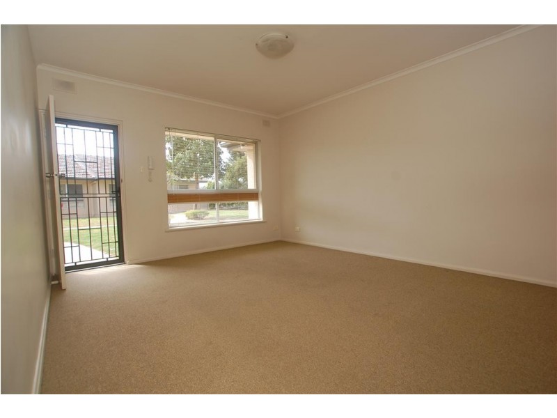 18/2 Bach Crescent, Seaton SA 5023