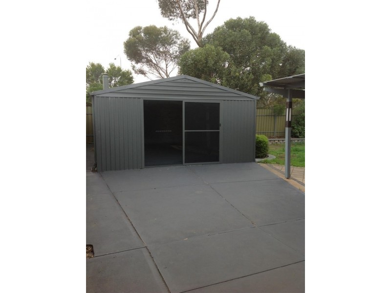 8 Banks Road, Woodcroft SA 5162