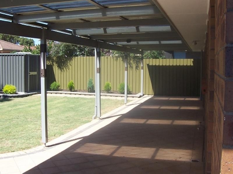 8 Banks Road, Woodcroft SA 5162