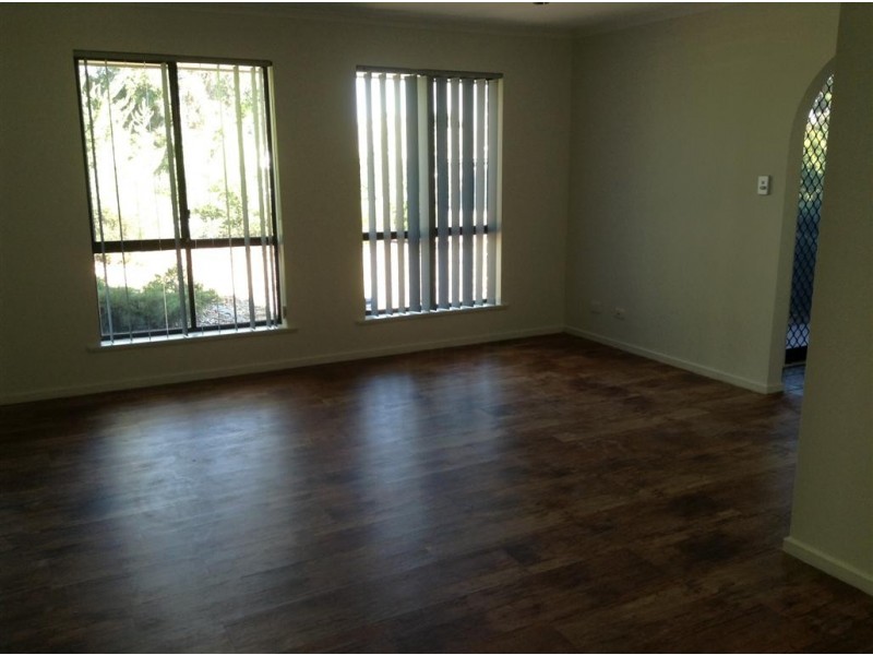 8 Banks Road, Woodcroft SA 5162