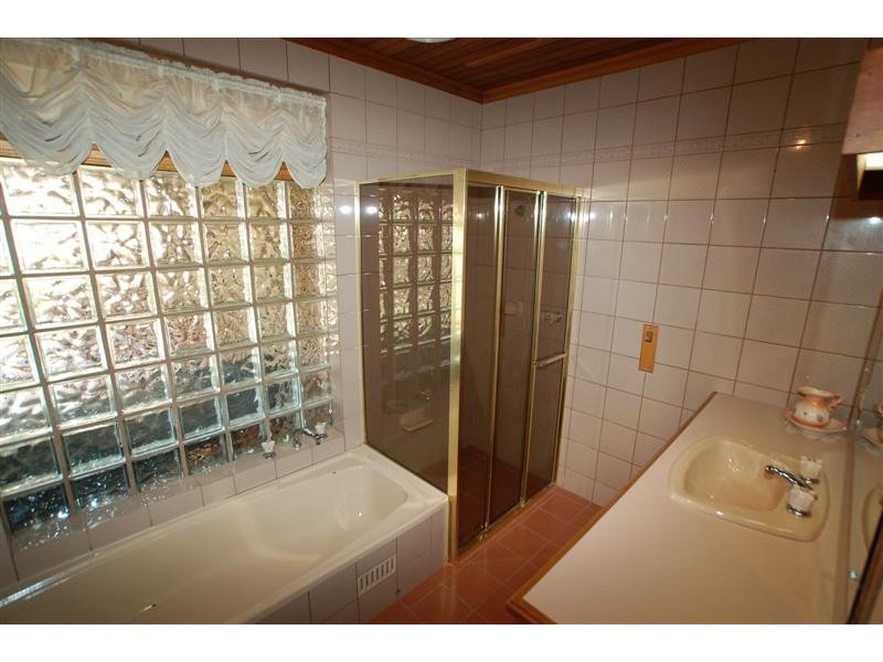 8 Broadmeadow Drive, Flagstaff Hill SA 5159