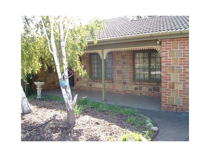 8 Broadmeadow Drive, Flagstaff Hill SA 5159