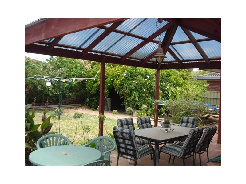 31 Bordeaux Drive, Woodcroft SA 5162