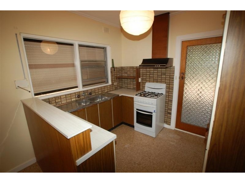 16 Montrose Avenue, Seaton SA 5023