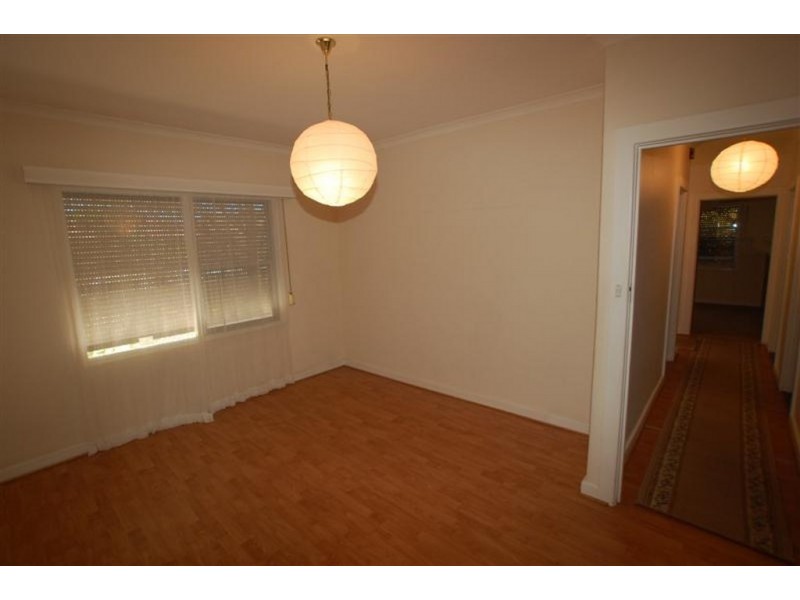 16 Montrose Avenue, Seaton SA 5023