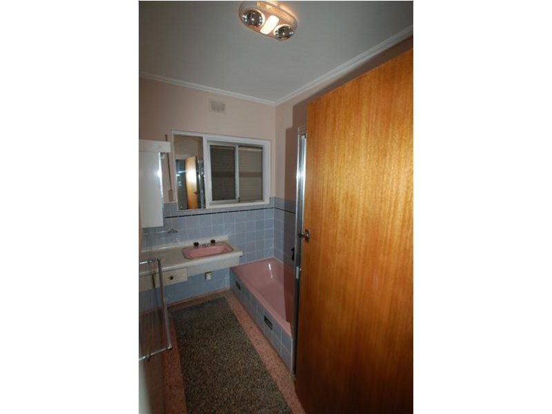 16 Montrose Avenue, Seaton SA 5023