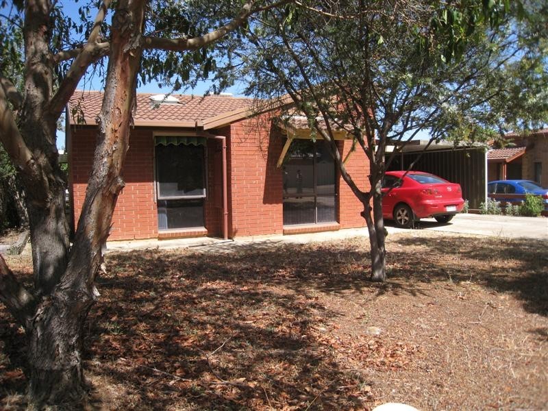 2 Chestnut Court, Clovelly Park SA 5042