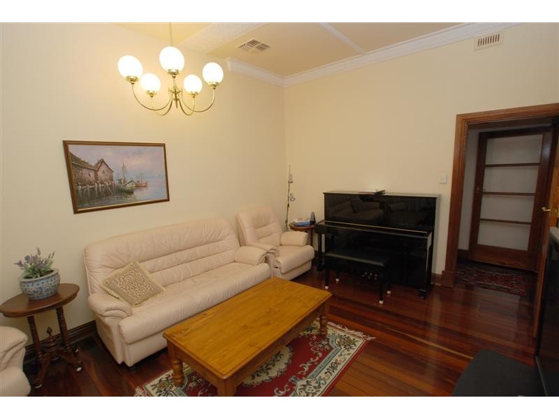 3 Narinna Avenue, Cumberland Park SA 5041