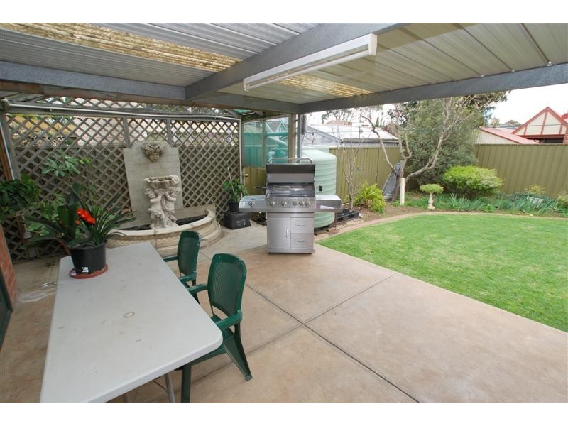 3 Narinna Avenue, Cumberland Park SA 5041