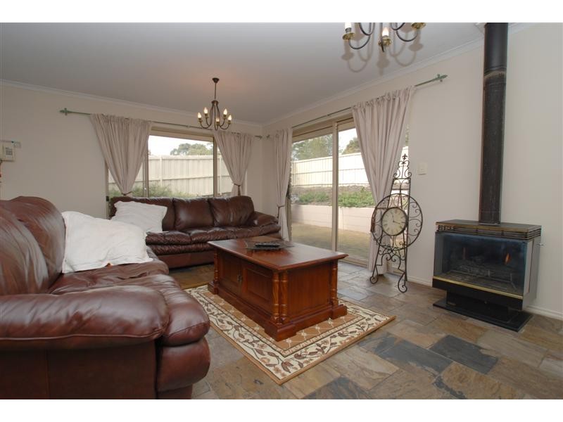 17 Songlark Grove, Flagstaff Hill SA 5159