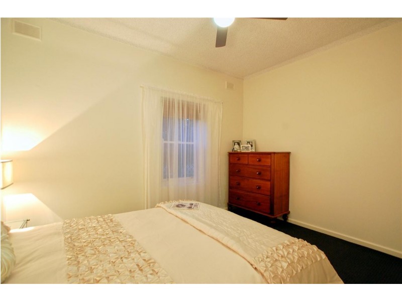 2/9 Cross Street, Hove SA 5048