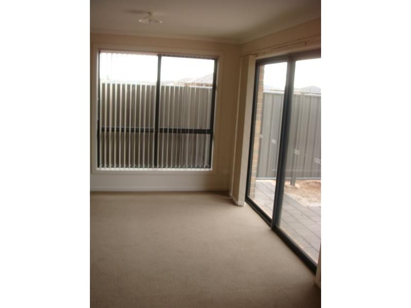 10 Glenrowen Street, Andrews Farm SA 5114