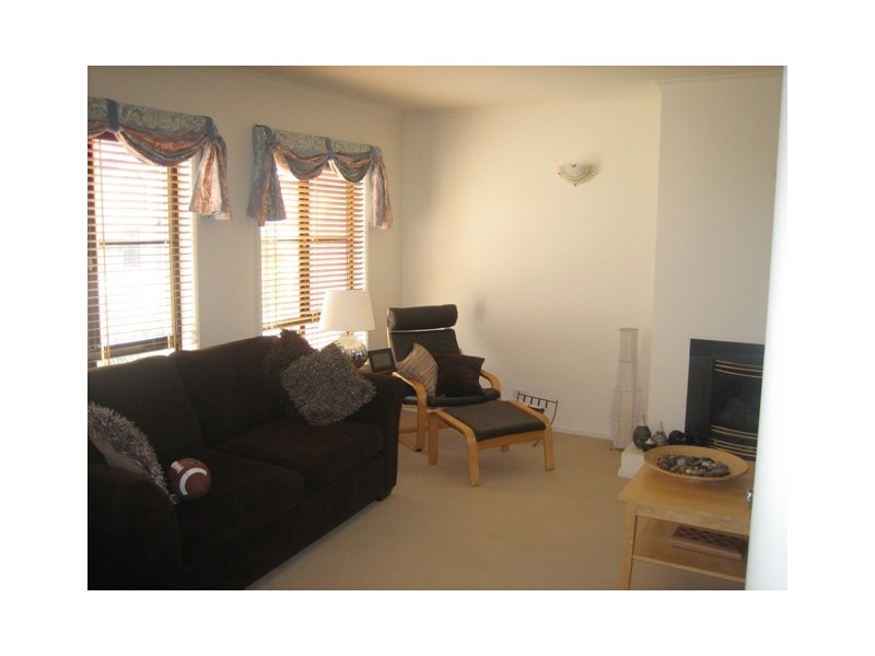 19 Ingleton Drive, Hallett Cove SA 5158