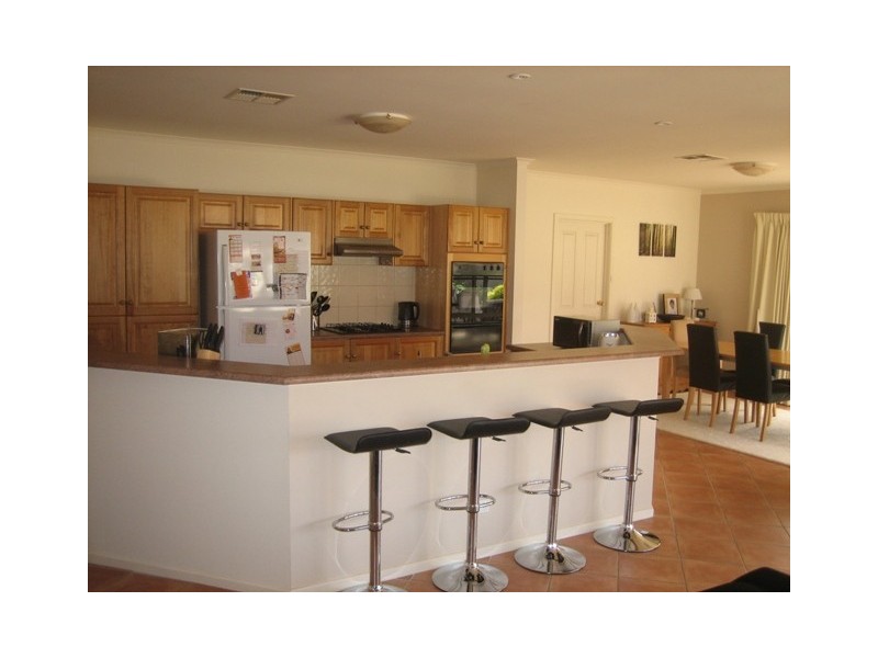 19 Ingleton Drive, Hallett Cove SA 5158