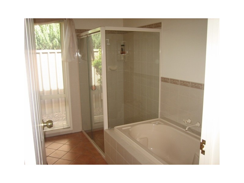 19 Ingleton Drive, Hallett Cove SA 5158